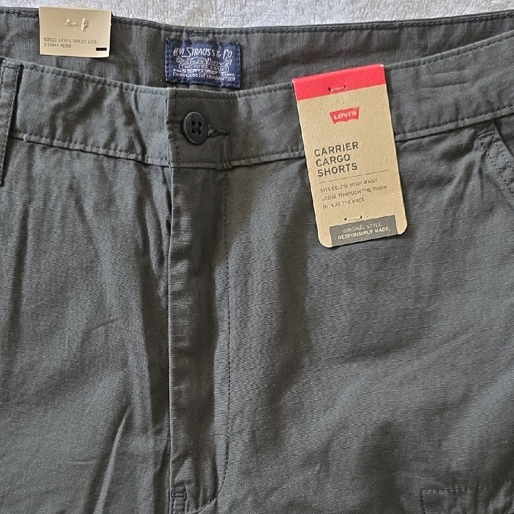 *Brand New* Levi's Dark Gray/Black Cargo Shorts